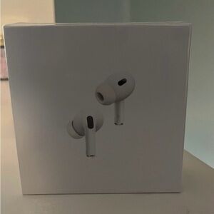 Apple AirPods Pro with MagSafe Charging Case